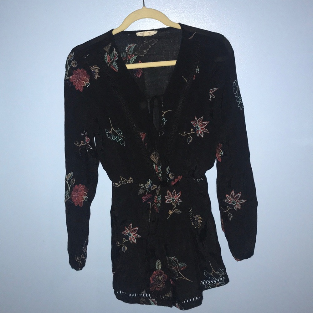 FLORAL ROMPER - Picture 2 of 4
